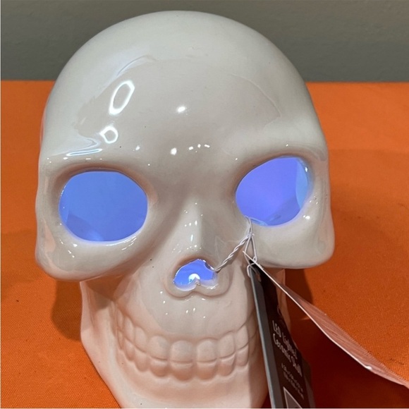 6/$25 White Ceramic Skull Decor - Picture 8 of 12